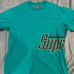 supreme side logo s s top green